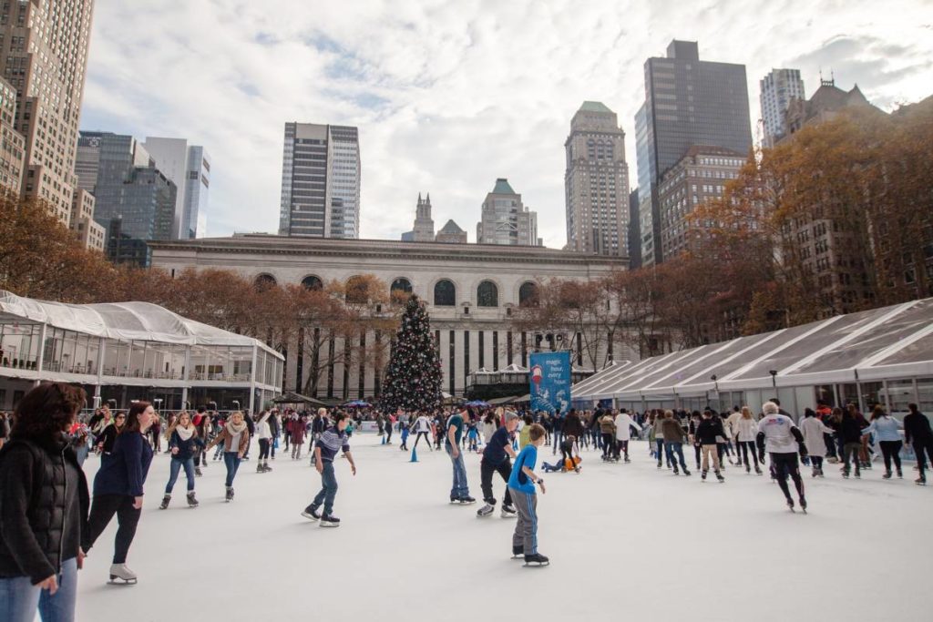 Bryant Park Weihnachtszeit Schlittschuhbahn New York City