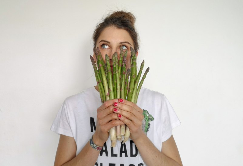 grüner_spargel_veganismus_vegan_modeblog