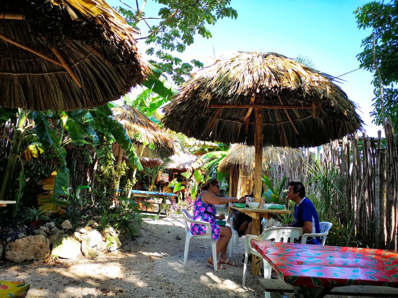 mexiko-yucatan-bacalar-la pina-frühstück